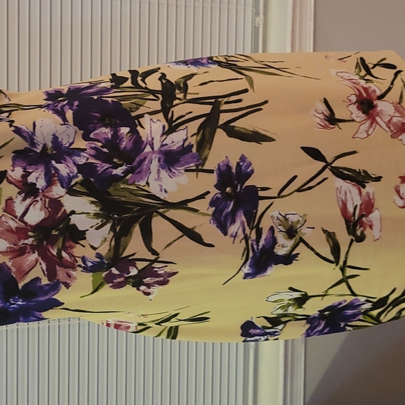 Bebe XL Yellow/Purple Floral Dress - Picture 4 of 12